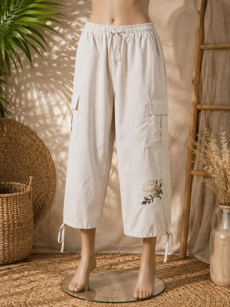 Pantalon / pantacourt en toile léger taille L couleur gris neuf